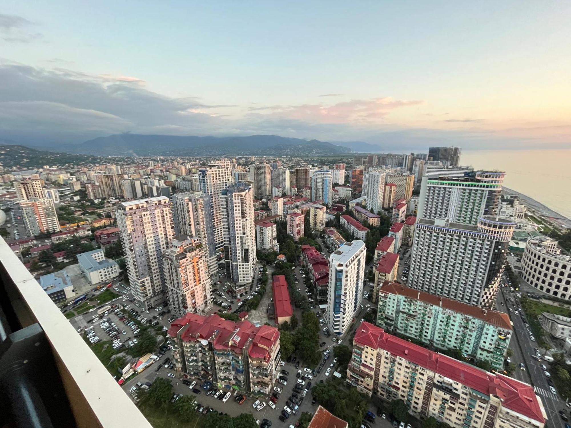 Orbi City Sun Tower 43 Floor 巴统 外观 照片